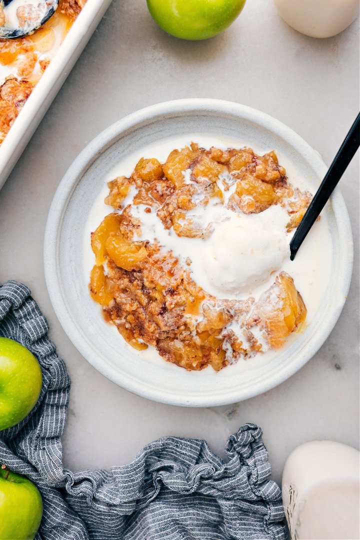 Apple dump cake